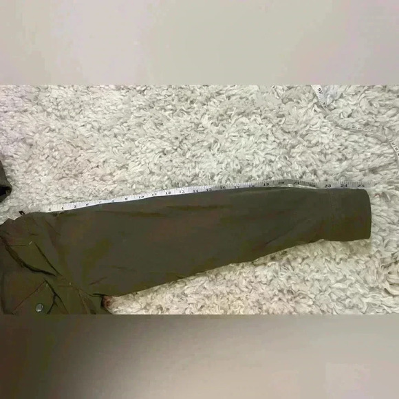 L.L. Bean Luna Women's Windbreaker Rain Jacket With Hood - Picture 11 of 16